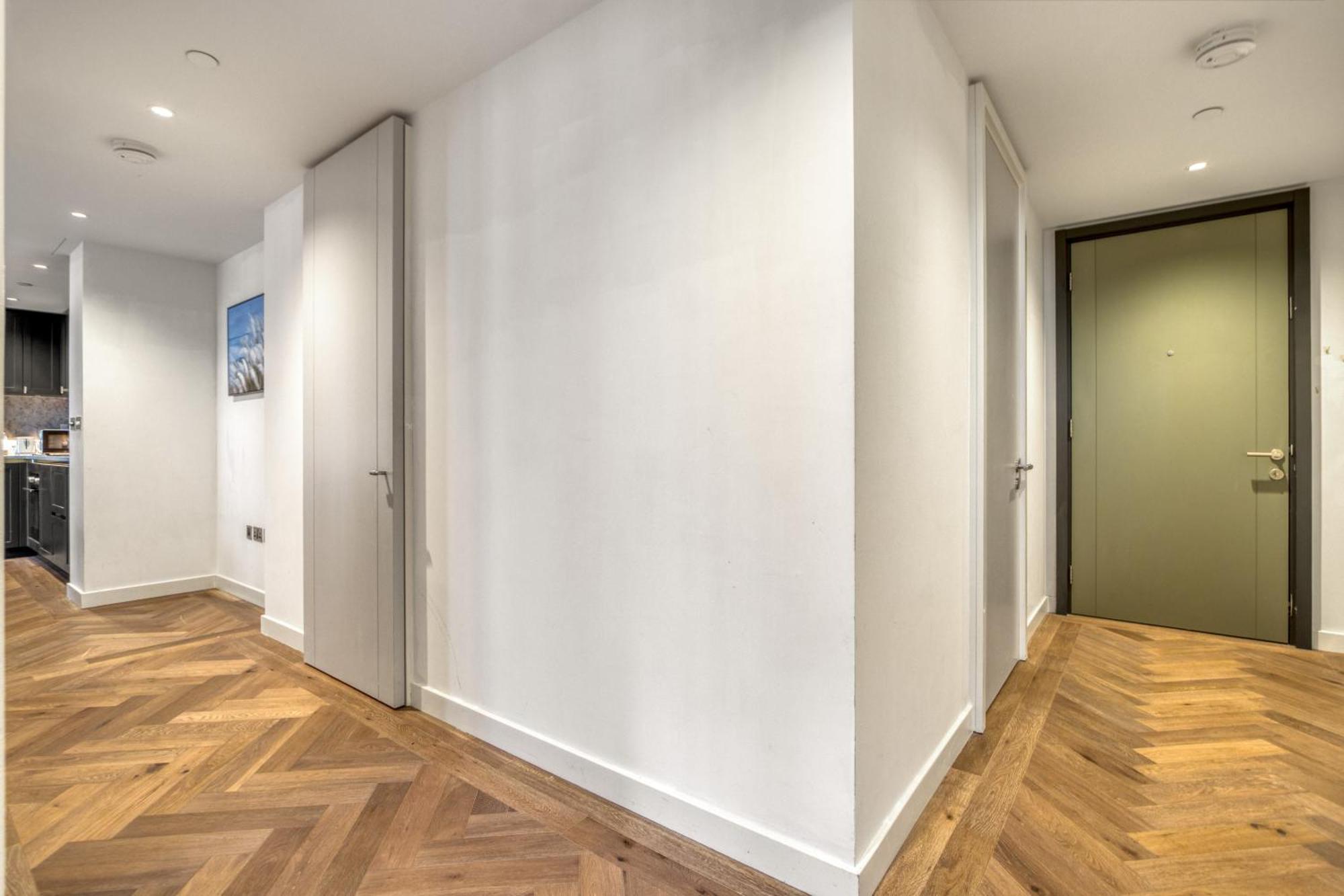 Hyde Park Luxury 2br 2ba Balcony *